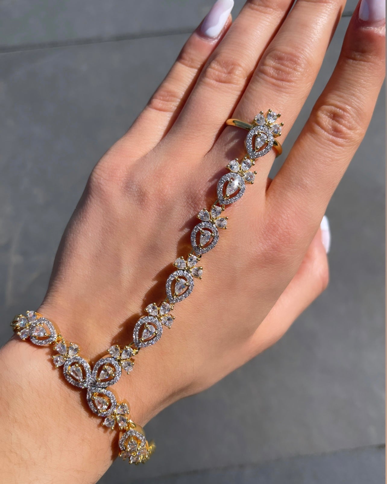 Diamond Hand Chain - Fergadot London