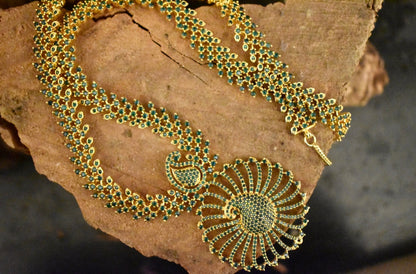 Green Crystal-embellished long Necklace - Fergadot