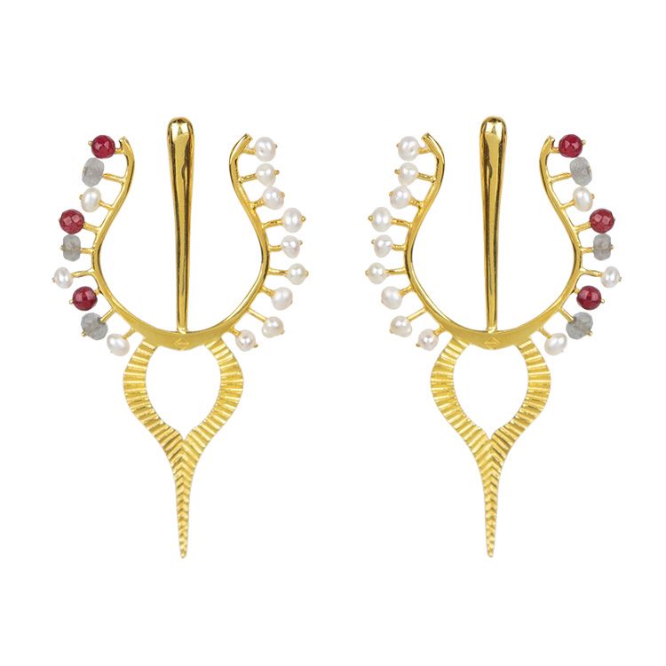 Add some drama to your fashion statements with these statement earrings, embellished with pearls, Labradorite and red Agate gemstones. I would dare to ask you to wear them with a white top and mom-jeans. Featuring a post back closure.